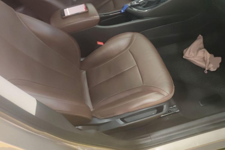 Used Buick GL6 2019 18T 6-Seater Connected Luxury Version China VI Standard Right Front Seat