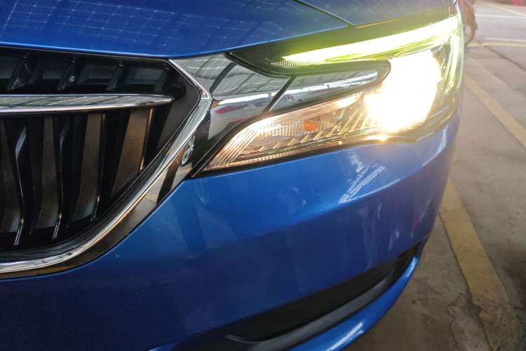 Used Buick GL6 2019 18T 6-Seater Connected Luxury Version China V Standard Left Front Headlight