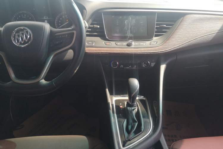 Used Buick GL6 2019 18T 6-Seater Connected Luxury Version China VI Standard Audio And AC Panel