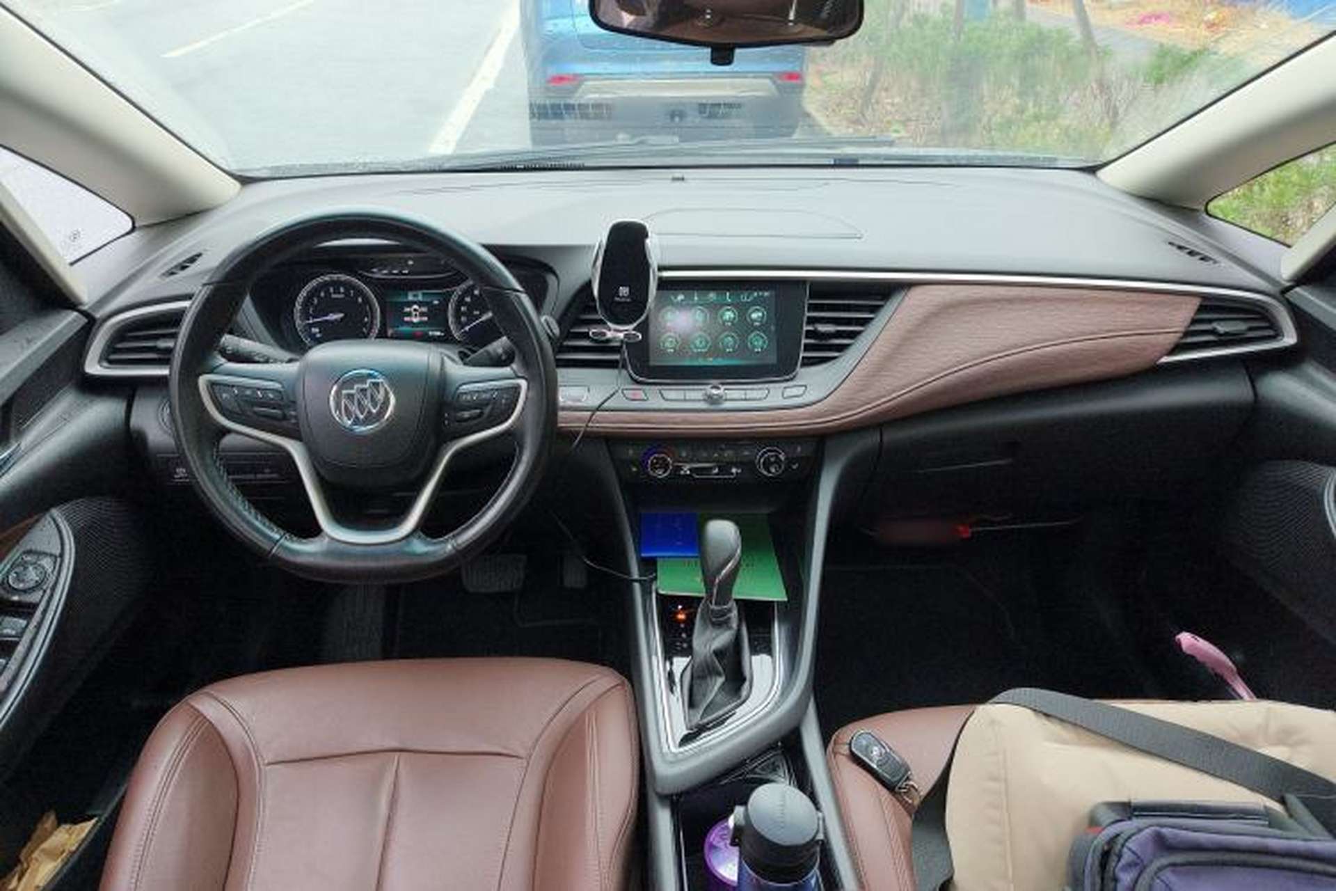 Used Buick GL6 2019 18T 6-Seater Connected Luxury Version China VI Standard Center Console