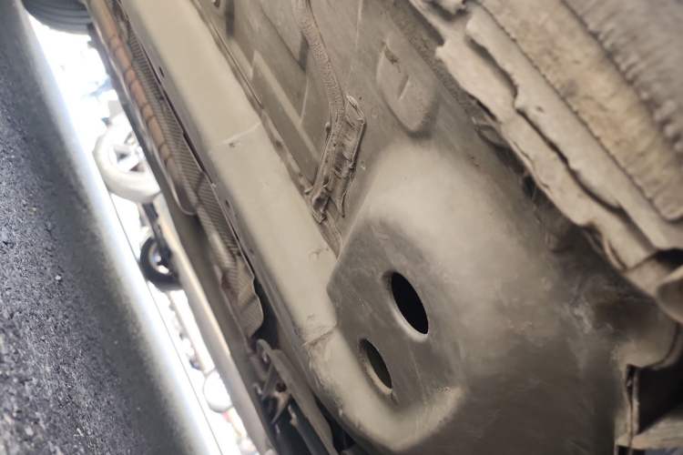 Used Buick GL6 2019 18T 6-Seater Connected Luxury Version China VI Standard Chassis Front Right