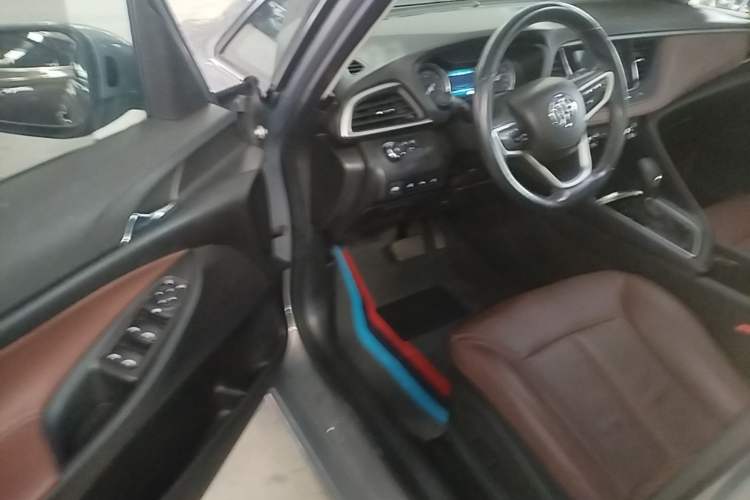 Used Buick GL6 2019 18T 6-Seater Connected Luxury Version China VI Standard Driver Seat