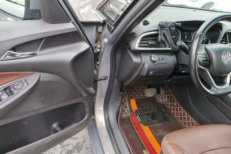 Used Buick GL6 2019 18T 6-Seater Connected Luxury Version China VI Standard Driver Seat