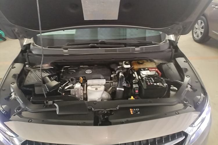 Used Buick GL6 2019 18T 6-Seater Connected Luxury Version China VI Standard Engine Bay