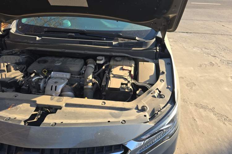 Used Buick GL6 2019 18T 6-Seater Elite Version China V Standard Engine Bay Left