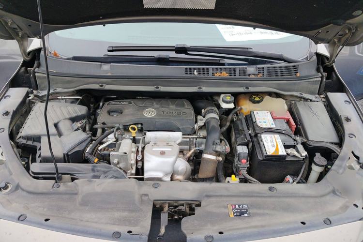 Used Buick GL6 2019 18T 6-Seater Connected Luxury Version China VI Standard Engine Bay