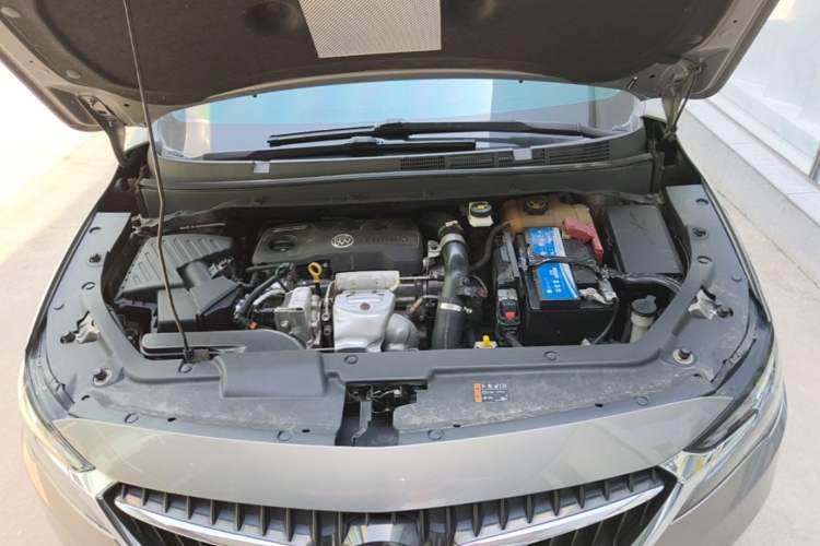 Used Buick GL6 2019 18T 6-Seater Connected Luxury Version China VI Standard Engine Bay
