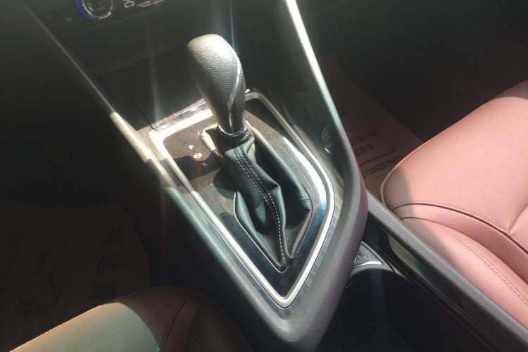 Used Buick GL6 2019 18T 6-Seater Connected Luxury Version China VI Standard Gear Lever