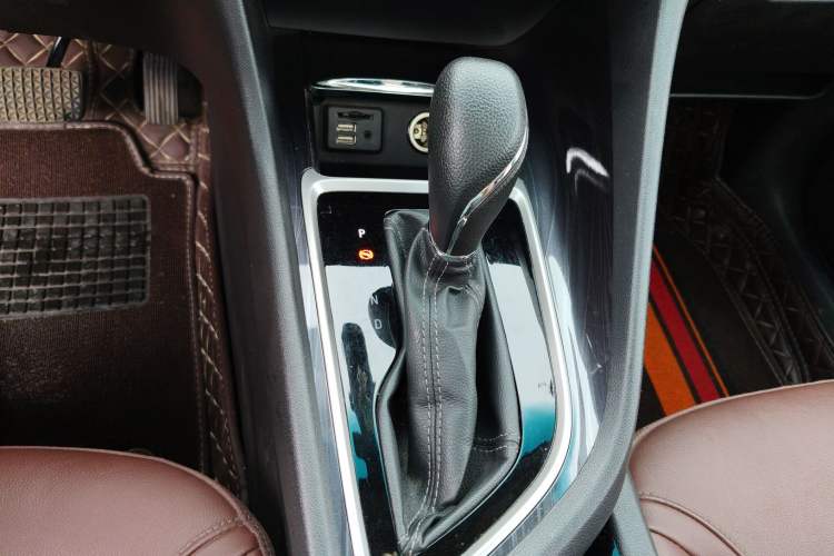 Used Buick GL6 2019 18T 6-Seater Connected Luxury Version China VI Standard Gear Lever
