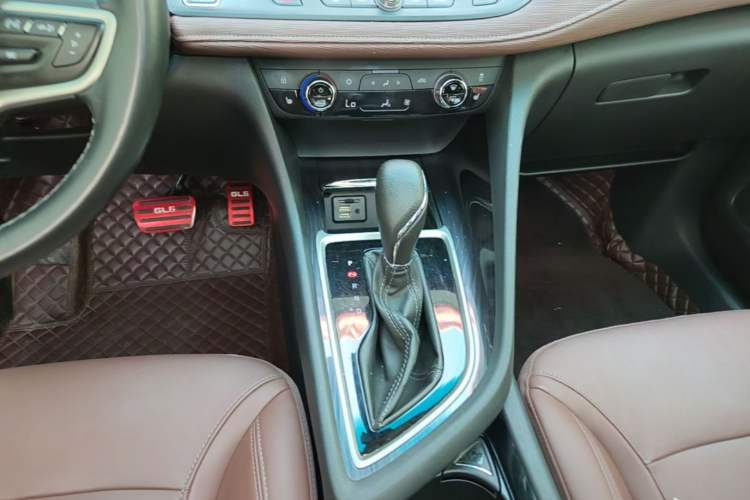 Used Buick GL6 2019 18T 6-Seater Connected Luxury Version China VI Standard Gear Lever