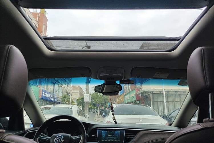 Used Buick GL6 2019 18T 6-Seater Connected Luxury Version China VI Standard Headliner