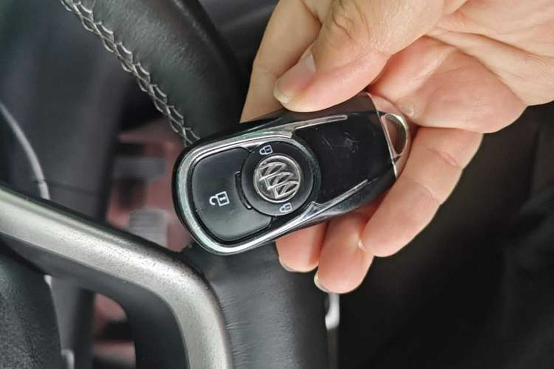 Used Buick GL6 2019 18T 6-Seater Connected Luxury Version China VI Standard Interior 1