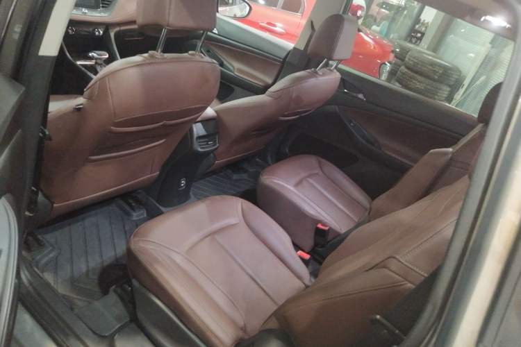 Used Buick GL6 2019 18T 6-Seater Connected Luxury Version China V Standard Interior 1