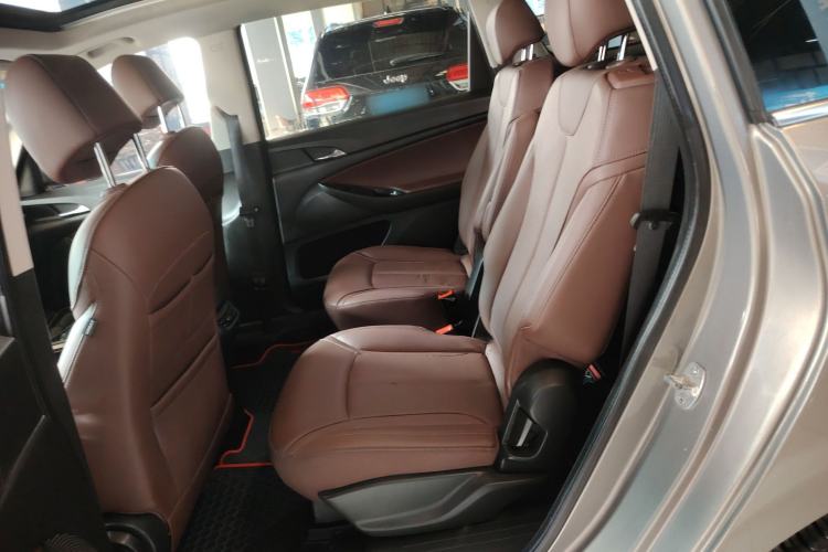 Used Buick GL6 2019 18T 6-Seater Connected Luxury Version China VI Standard Interior 4