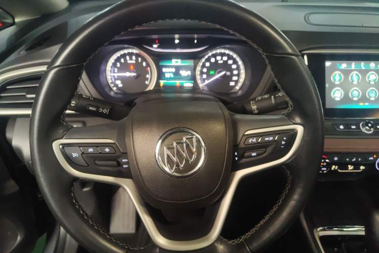 Used Buick GL6 2019 18T 6-Seater Connected Luxury Version China VI Standard Interior 4