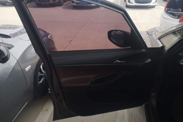 Used Buick GL6 2019 18T 6-Seater Connected Luxury Version China VI Standard Left Front Door Interior