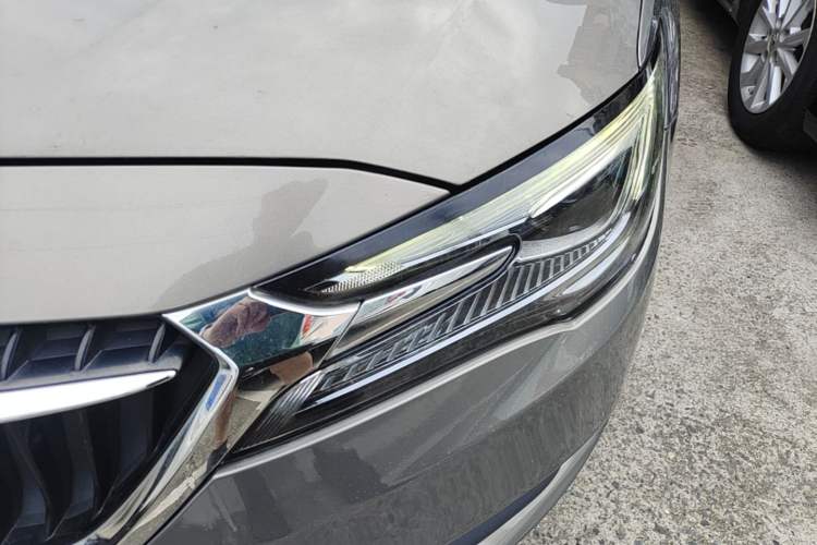 Used Buick GL6 2019 18T 6-Seater Connected Luxury Version China VI Standard Left Front Headlight