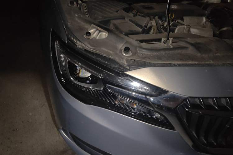 Used Buick GL6 2019 18T 6-Seater Elite Version China VI Standard Right Front Headlight