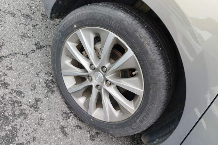 Used Buick GL6 2019 18T 6-Seater Connected Luxury Version China VI Standard Right Rear Wheel Hub