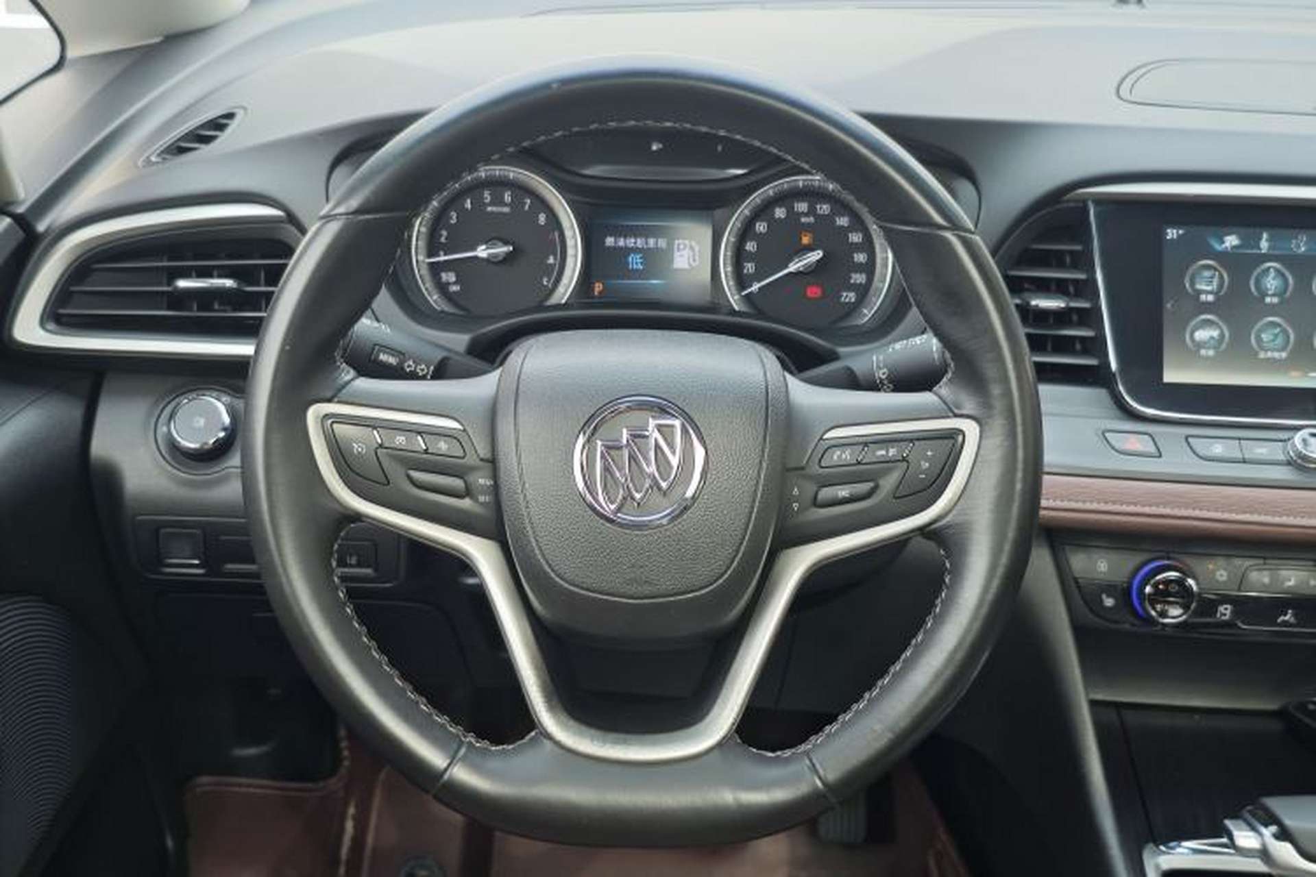 Used Buick GL6 2019 18T 6-Seater Connected Luxury Version China VI Standard Steering Wheel