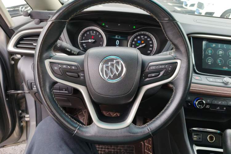 Used Buick GL6 2019 18T 6-Seater Connected Luxury Version China VI Standard Steering Wheel