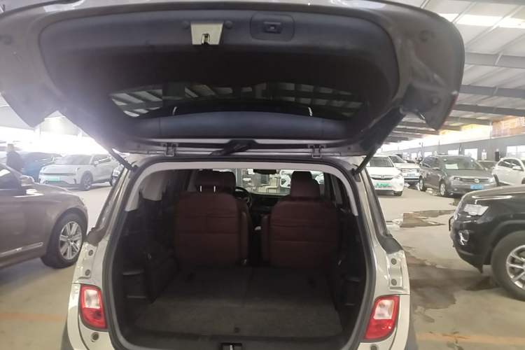 Used Buick GL6 2019 18T 6-Seater Connected Luxury Version China VI Standard Trunk