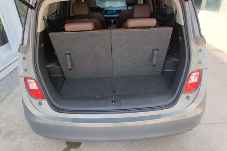 Used Buick GL6 2019 18T 6-Seater Connected Luxury Version China VI Standard Trunk