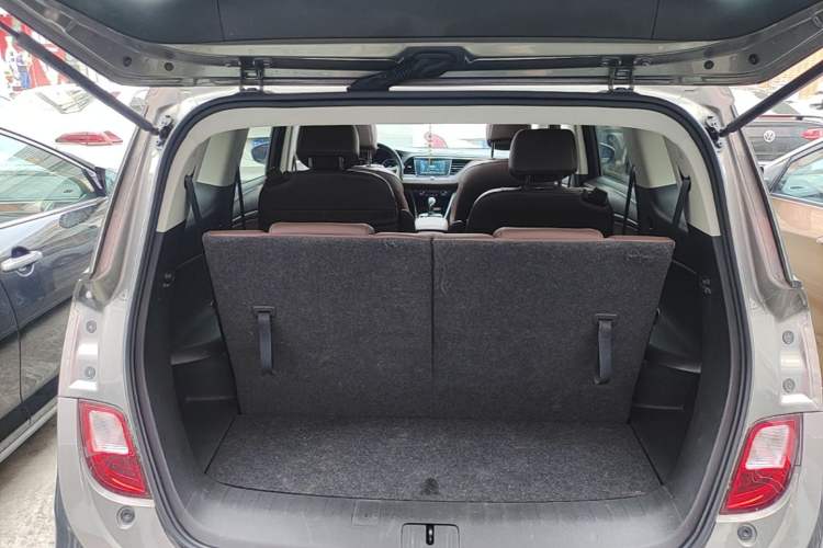 Used Buick GL6 2019 18T 6-Seater Connected Luxury Version China VI Standard Trunk