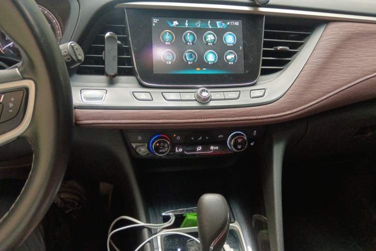 Used Buick GL6 2019 18T 6-Seater Connected Luxury Version China VI Standard Audio And AC Panel