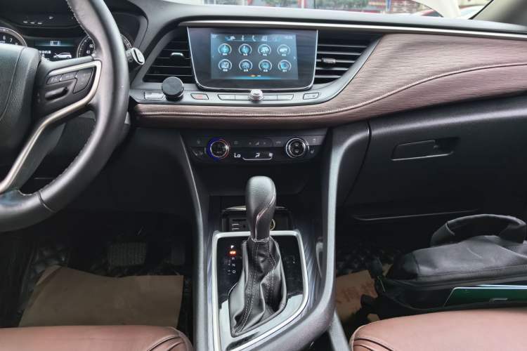 Used Buick GL6 2019 18T 6-Seater Connected Luxury Version China VI Standard Audio And AC Panel