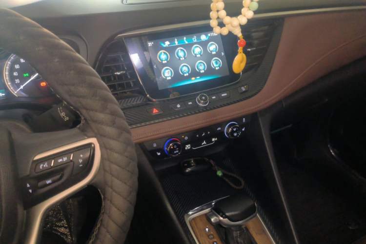 Used Buick GL6 2019 18T 6-Seater Connected Luxury Version China VI Standard Audio And AC Panel