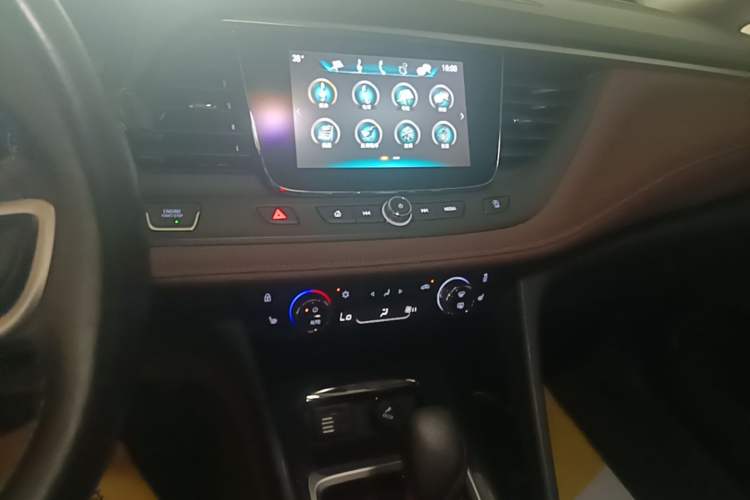 Used Buick GL6 2019 18T 6-Seater Connected Luxury Version China VI Standard Audio And AC Panel