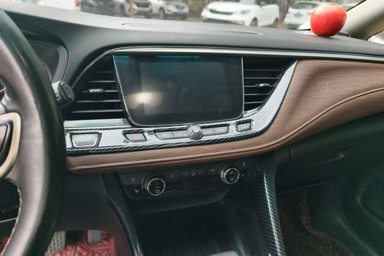 Used Buick GL6 2019 18T 6-Seater Connected Luxury Version China V Standard Audio And AC Panel