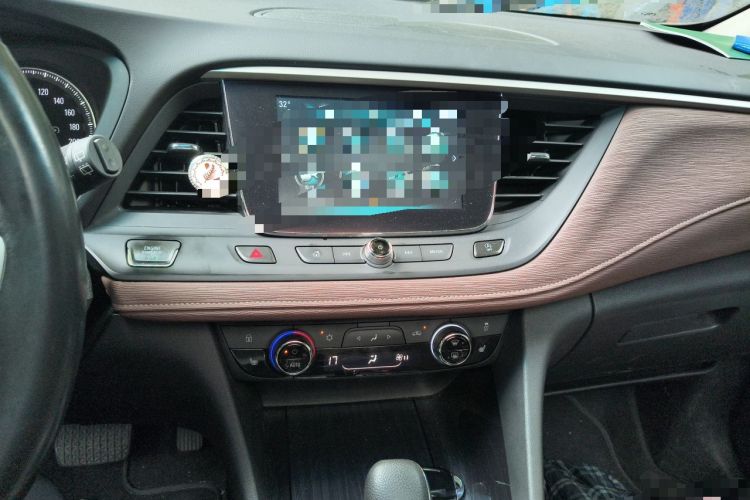 Used Buick GL6 2019 18T 6-Seater Connected Luxury Version China V Standard Audio And AC Panel
