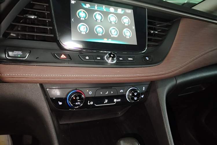 Used Buick GL6 2019 18T 6-Seater Connected Luxury Version China V Standard Audio And AC Panel