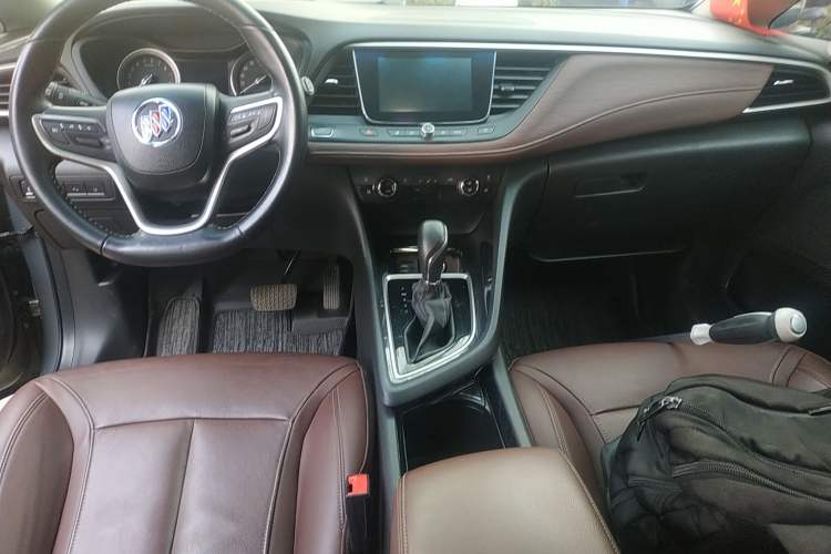 Used Buick GL6 2019 18T 6-Seater Connected Luxury Version China V Standard Audio And AC Panel