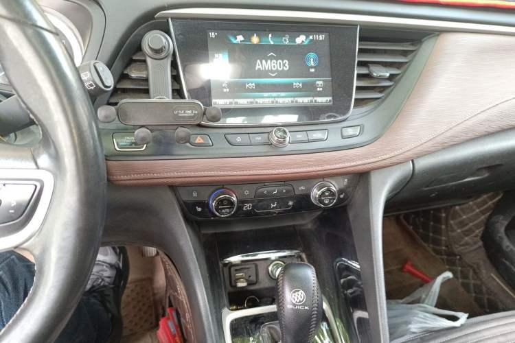Used Buick GL6 2019 18T 6-Seater Elite Version China V Standard Audio And AC Panel