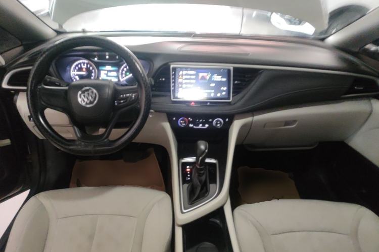 Used Buick GL6 2019 18T 6-Seater Elite Version China VI Standard Center Console