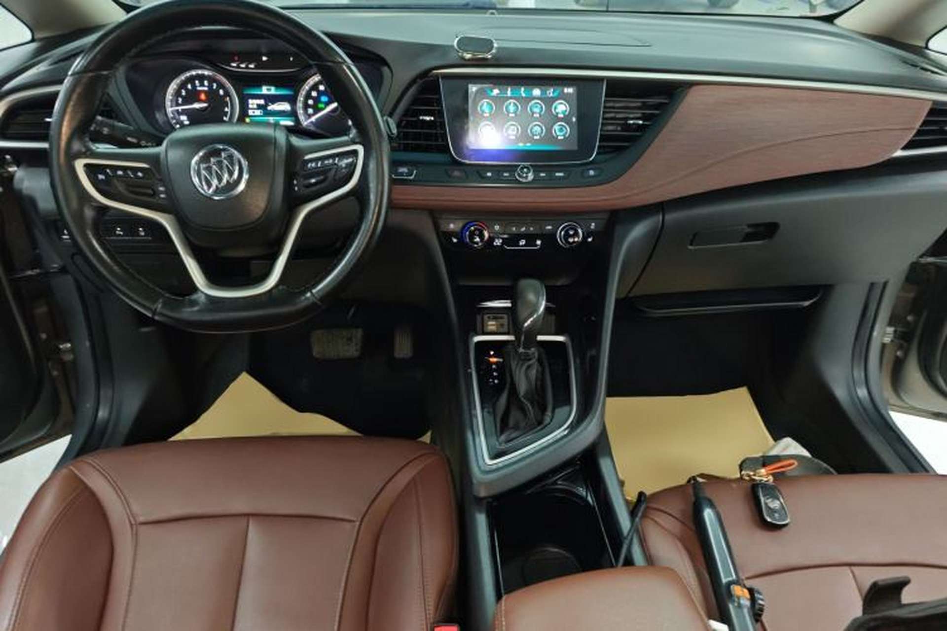 Used Buick GL6 2019 18T 6-Seater Connected Luxury Version China VI Standard Center Console