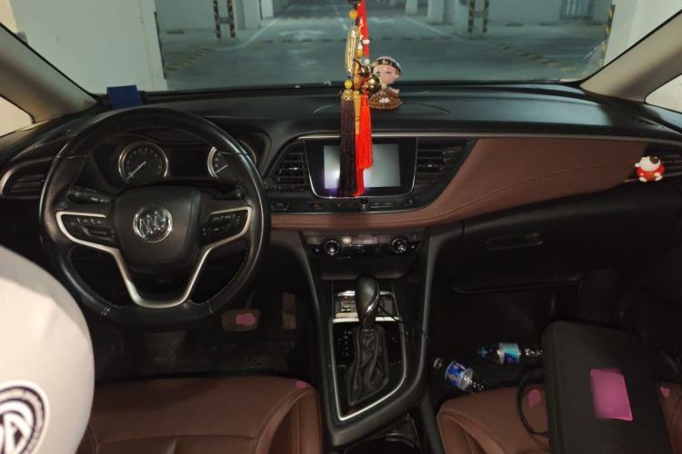 Used Buick GL6 2019 18T 6-Seater Connected Luxury Version China VI Standard Center Console