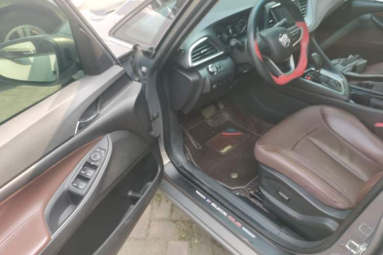 Used Buick GL6 2019 18T 6-Seater Connected Luxury Version China VI Standard Driver Seat