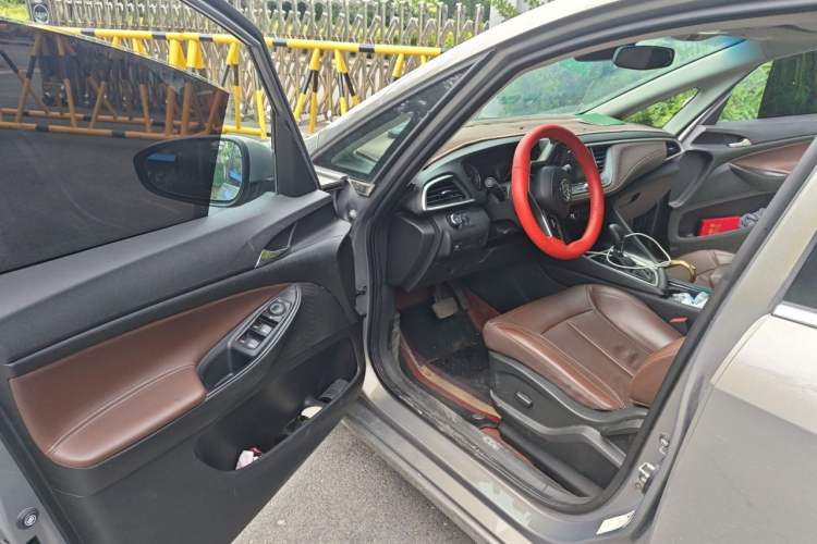 Used Buick GL6 2019 18T 6-Seater Connected Luxury Version China VI Standard Driver Seat