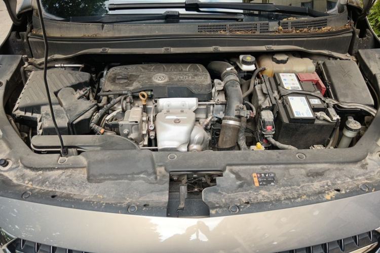 Used Buick GL6 2019 18T 6-Seater Connected Luxury Version China VI Standard Engine Bay