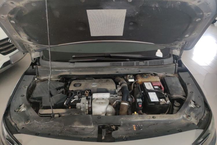 Used Buick GL6 2019 18T 6-Seater Elite Version China VI Standard Engine Bay