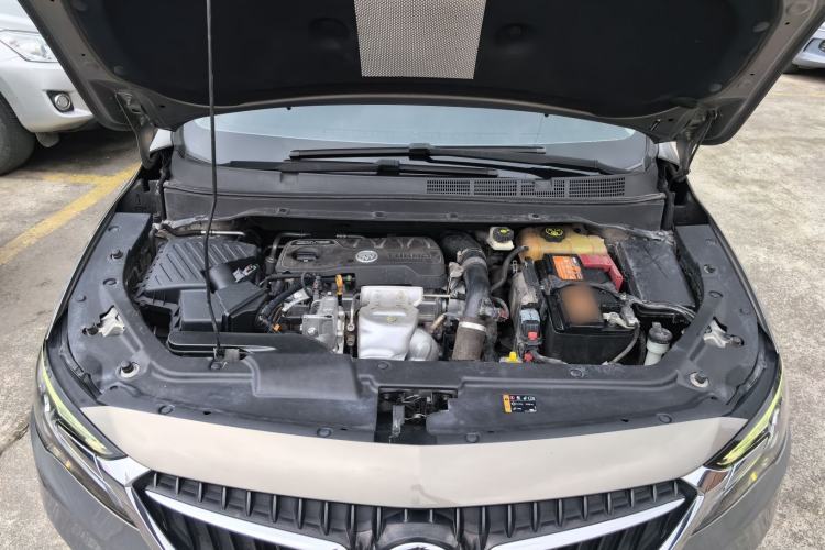 Used Buick GL6 2019 18T 6-Seater Connected Luxury Version China VI Standard Engine Bay