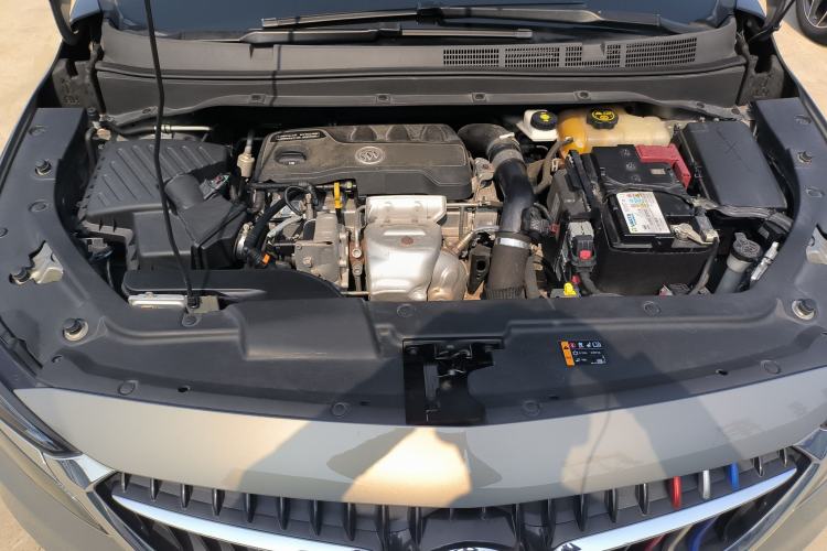 Used Buick GL6 2019 18T 6-Seater Connected Luxury Version China VI Standard Engine Bay