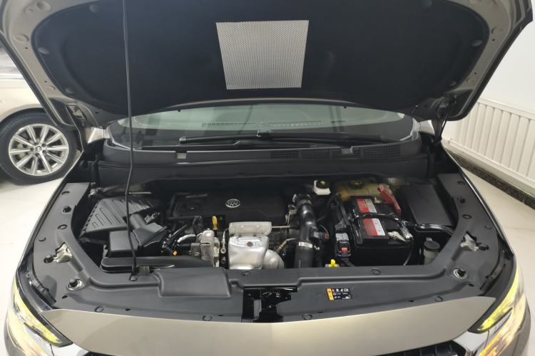 Used Buick GL6 2019 18T 6-Seater Connected Luxury Version China VI Standard Engine Bay