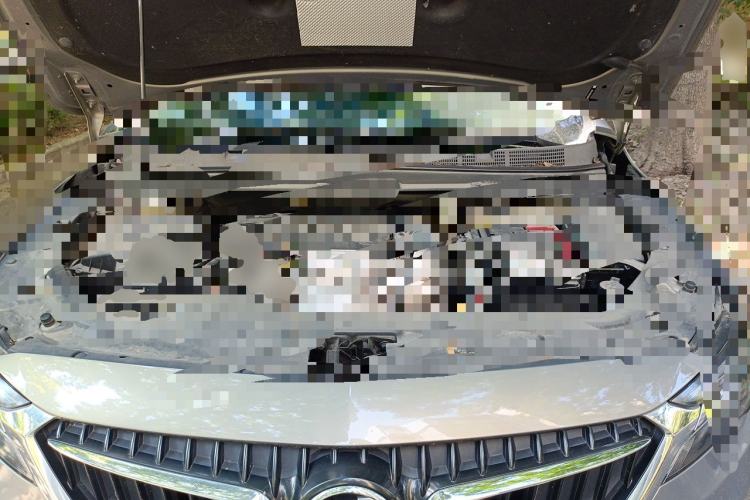 Used Buick GL6 2019 18T 6-Seater Connected Luxury Version China VI Standard Engine Bay