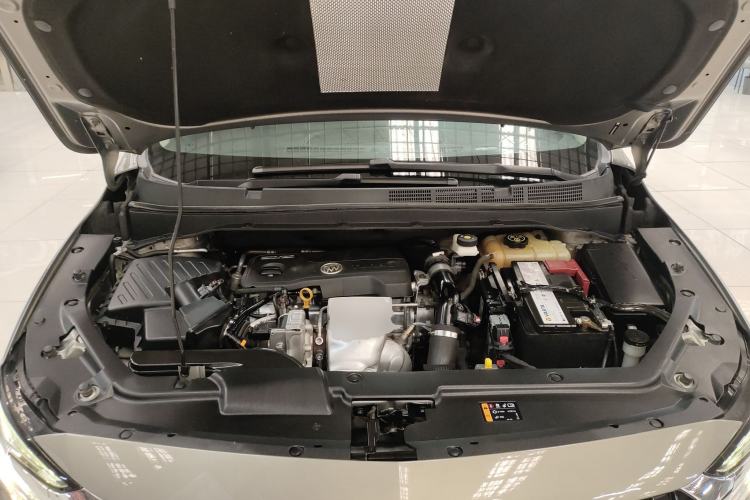 Used Buick GL6 2019 18T 6-Seater Connected Luxury Version China VI Standard Engine Bay