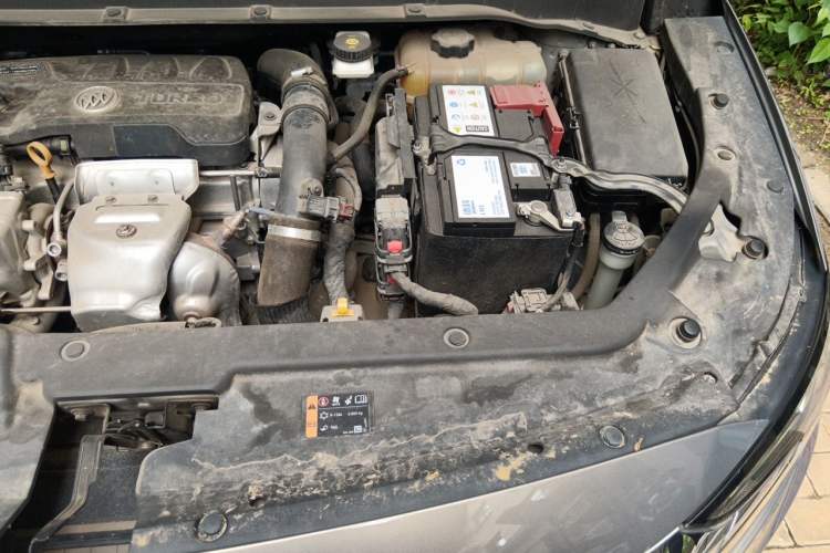 Used Buick GL6 2019 18T 6-Seater Connected Luxury Version China VI Standard Engine Bay Left
